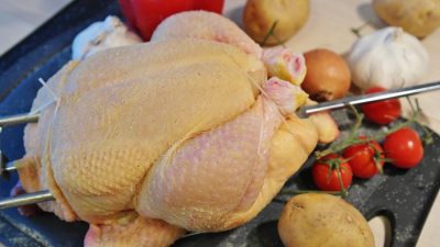 Беларусь прекращает экспорт курицы в РФ. Взлетят ли цены на мясо птицы?. (pxhere.com/СС0)