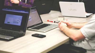 Zoom начал отключать российским вузам доступ к платным аккаунтам (pixabay.com/Pixabay License)