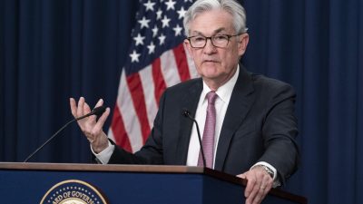 Председатель правления Федеральной резервной системы Джером Пауэлл выступает на пресс-конференции в Федеральной резервной системе в Вашингтоне 4 мая 2022 года. (Alex Brandon/AP Photo)
