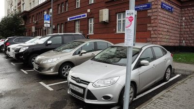 Парковка на улице Буженинова в Москве. (Сайт управы Гольяново/ru.wikipedia.org/CC BY 4.0)