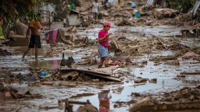  Не менее 156 человек погибли от шторма «Налджи» на Филиппинах. (Photo by Ezra Acayan/Getty Images)