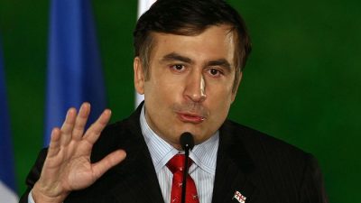 Экс-президент Грузии Михаил Саакашвили на пресс-конференции с бывшим президентом ЕС и Франции Николя Саркози 8 сентября 2008 года в президентском дворце в Тбилиси. (Photo credit should read MUSTAFA OZER/AFP via Getty Images)
