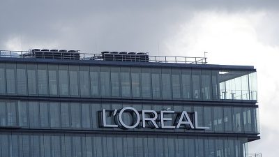 Здание с логотипом французской компании L`Oreal.Ted Potters/flickr.com/Public domain