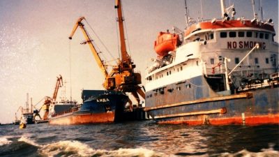 Китай не признаёт российские страховые документы на морские суда. (Hamid Hajihusseini/commons.wikimedia.org/CC BY 3.0)