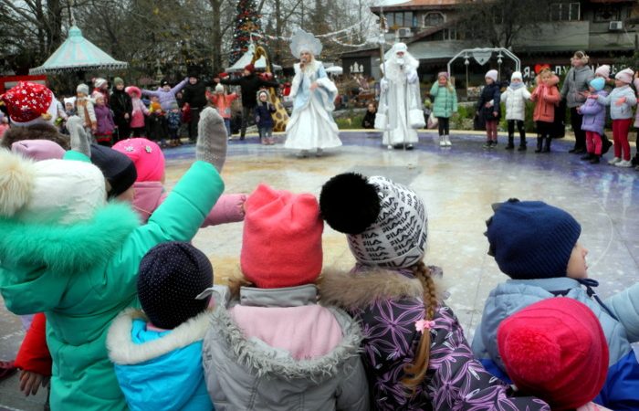 Первая новогодняя ёлка в сказочном Лукоморье в Севастополе Фото: Алина Боброва / The Epoch Times