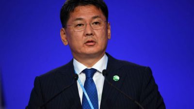 Президент Монголии Ухнаагийн Хурэлсух готов распустить парламент и правительство. (Photo by Andy Buchanan - Pool/Getty Images)
