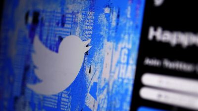 Заставка Twitter на цифровом устройстве в Сан-Диего 25 апреля 2022 года. (GregoryBull/AP Photo) 