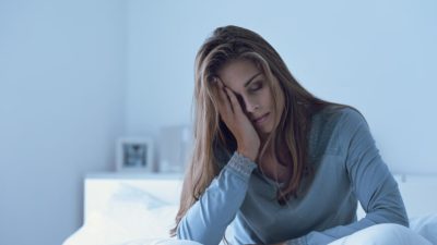 Стресс и негативные эмоции вызывают повышение уровня цитокинов, что впоследствии усугубляет нарушения сна. (Shutterstock/Stock-Asso)